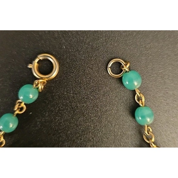 Vintage 7" Gold Tone Bracelet with ?Pearl/Jade Clasp Marked 1/20 12K GF (505) - Picture 3 of 3